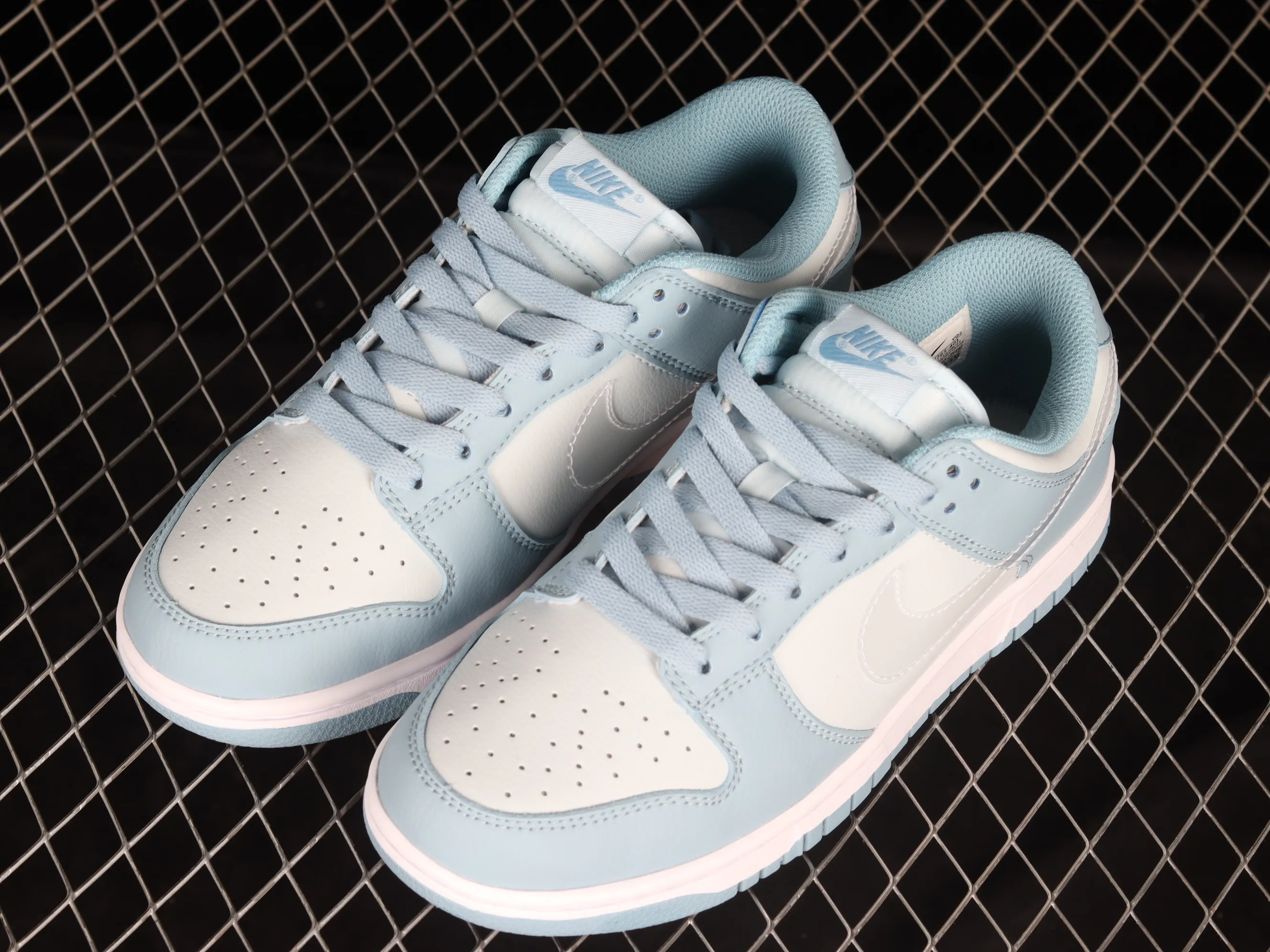 All categories Nk SB Dunk series Nk SB Dunk Low low-top sneakers Nk Dunk Low blue gray SB smashed backboard fashion casual sneakers DH9765-401